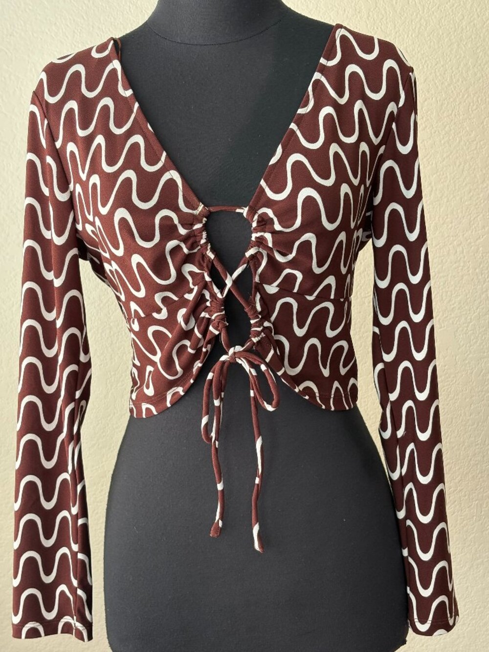 Meraki Brown Wave Print Tie Front Cutout Crop Top Size Large
